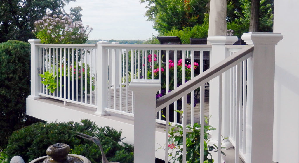 AFCO 200 Series Level Flat Top Rail System • Your Railing